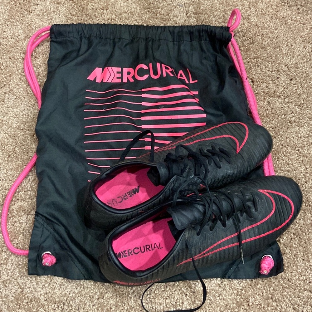 Nike mercurial size men's 9 soccer cleats